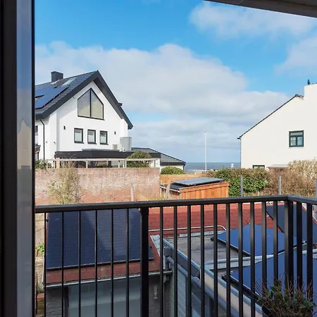 Coastal Apartment *